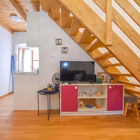 Apartment Fjaka *